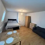 Leicester Studio At City Centre With Free Parking