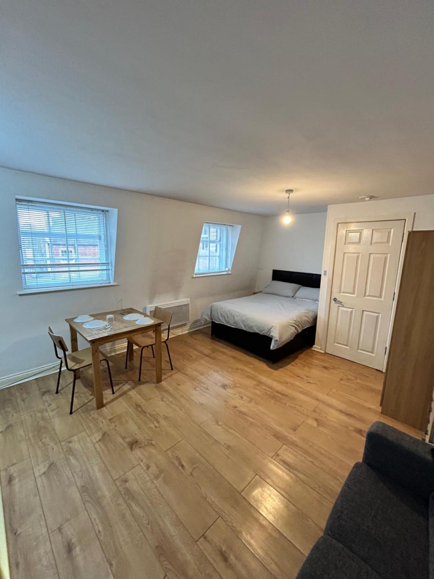 Studio At Centre With Free Parking